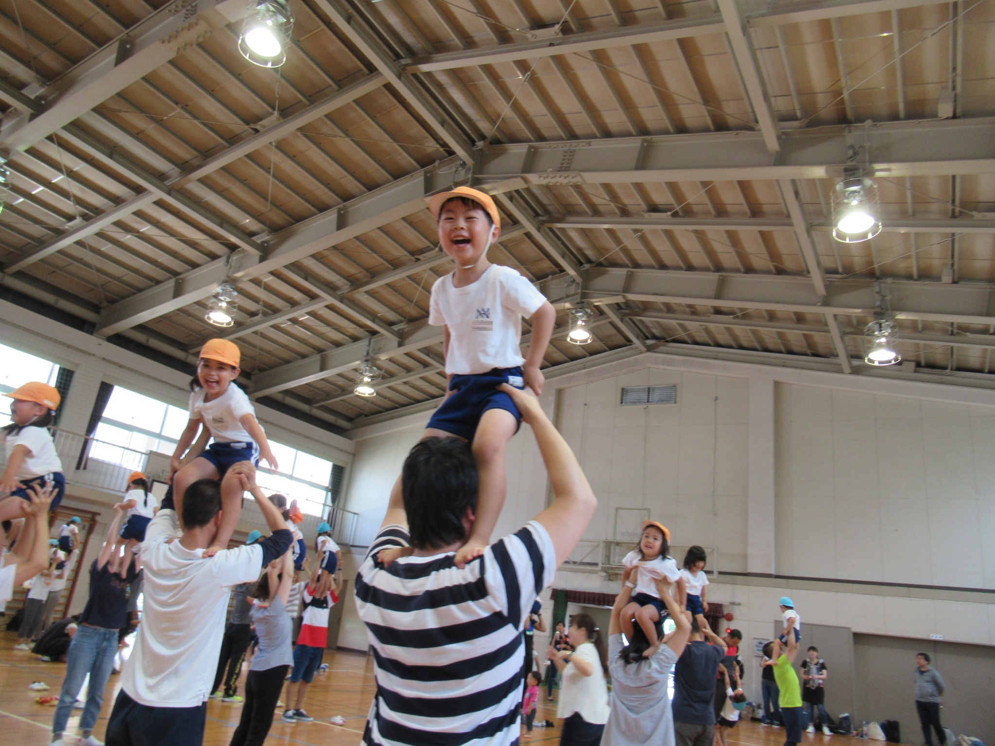 ふれあい参観（親子体操）