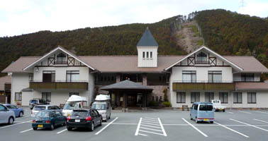 ���ɐ��t�H���X�g�s�A