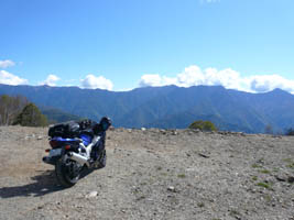 ��r�R���i