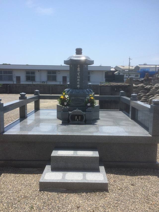 境内の供養塔