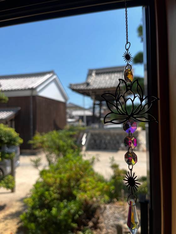 風鈴飾りと山門