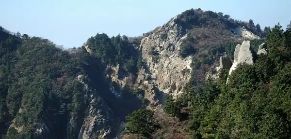 犬返しの険・三体仏岩 写真4