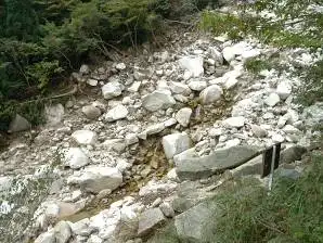 写真11 6合目標識 写真11