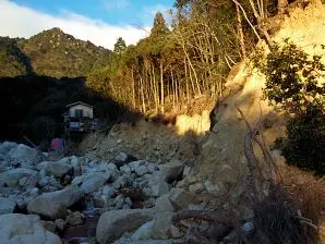 写真2 裏道 日向小屋 写真2