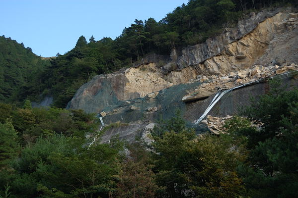 写真1 鈴鹿スカイライン崩壊地 写真1