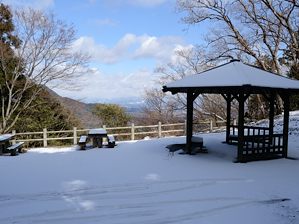 写真5 東海瀬全歩道の東屋 写真5