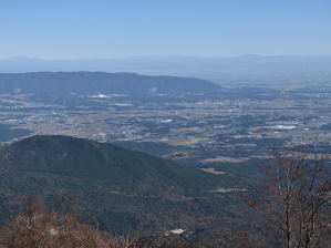 写真9 釈迦ヶ岳三角点から多度山方面を見る 写真9 釈迦ヶ岳三角点から多度山方面を見る