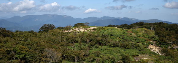 写真10 イブネからクラシを見る、登山者一人 写真10 イブネからクラシを見る、登山者一人
