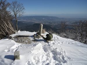写真6 釈迦ヶ岳三角点 写真6 釈迦ヶ岳三角点