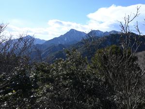 写真4 反射板西側の大岩から御在所岳 写真4 反射板西側の大岩から御在所岳