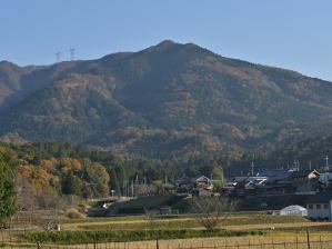 写真15 竜王山と原集落 写真15 竜王山と原集落