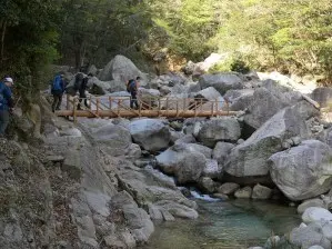 写真2 裏道 写真2 裏道
