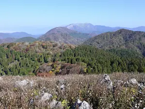 写真3 鍋尻山と霊仙山 写真3 鍋尻山と霊仙山